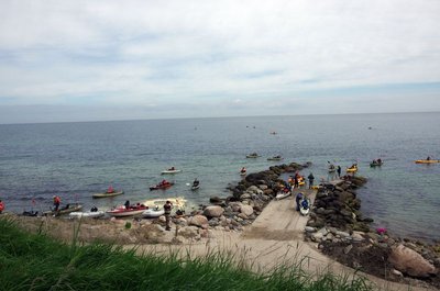 IMGP4692.JPG (126.12 KiB) 11645 mal betrachtet Stau an der Slippe....Motorbooter hatten dies Wochenende nicht viel zu melden :-)