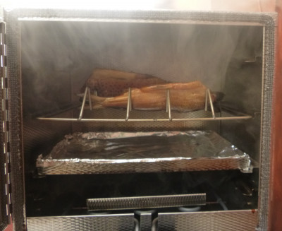 Räucherofen-2 06.10.23.JPG (374.29 KiB) 7797 mal betrachtet ...und quiemt munter vor sich hin.