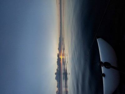 20240609_050310.jpg (3.2 MiB) 21642 mal betrachtet Sonntagmorgen, traumhafte Bedingungen: Ein spiegelglattes Meer und ein schöner Sonnenaufgang.