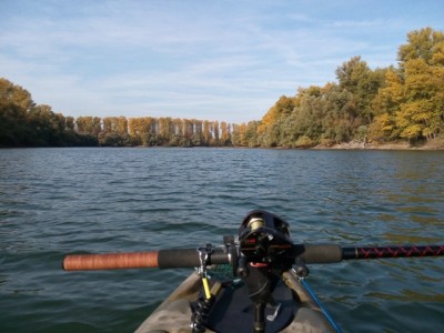 002 - Kajak auf dem Altrhein.jpg (112.74 KiB) 10192 mal betrachtet Acht Meter Wasser unterm Hintern und ein leicht mulmiges Gefühl...