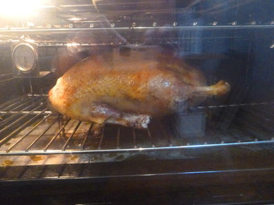 Nicht täuschen lassen! Die Bratröhre ist 90 cm breit....